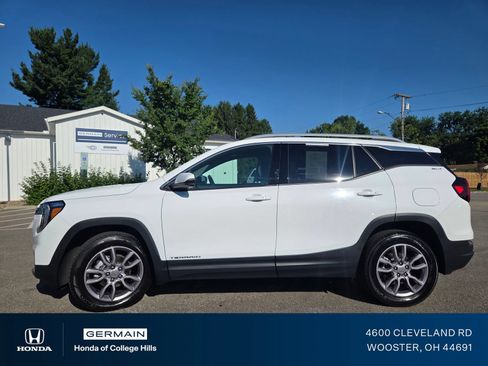 Used 2024 GMC Terrain SLT AWD/4WD image 13