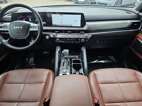 Certified 2023 Kia Telluride EX w/ EX Captain's Chair Package FWD image 13