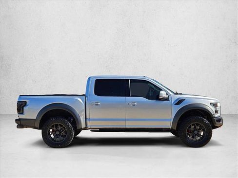 Used 2018 Ford F150 Raptor w/ Equipment Group 802A Luxury AWD/4WD image 4