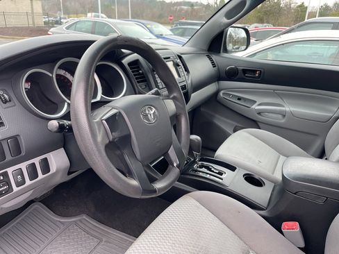 Used 2013 Toyota Tacoma PreRunner image 10