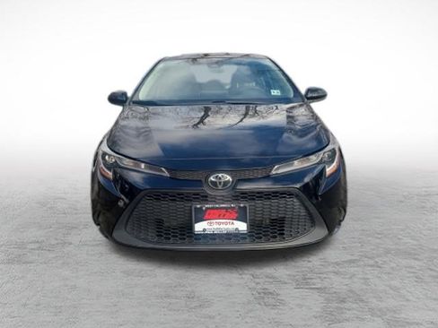 Certified 2021 Toyota Corolla LE image 2
