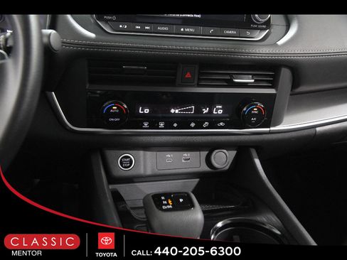 Used 2023 Nissan Rogue SV AWD/4WD image 13