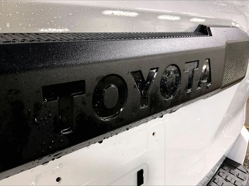 Certified 2025 Toyota 4Runner SR5 AWD/4WD image 29