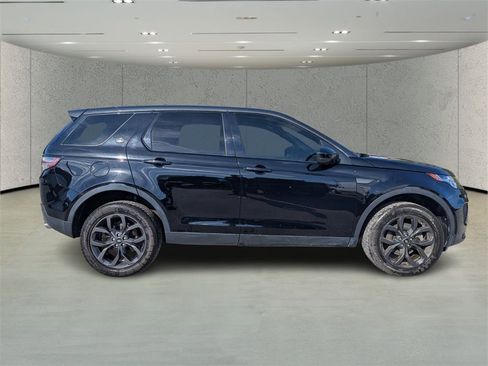 Used 2019 Land Rover Discovery Sport image 2