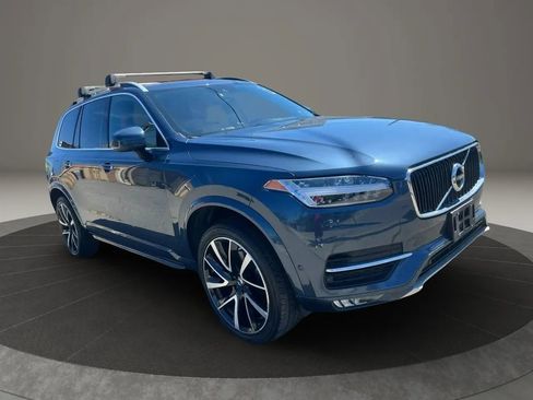 Used 2018 Volvo XC90 T6 Momentum w/ Convenience Package AWD/4WD image 3