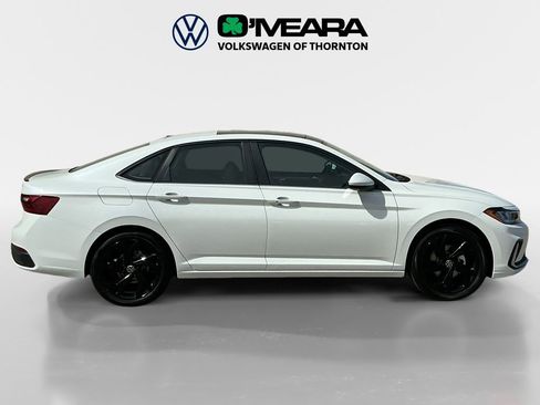 New 2026 Volkswagen Jetta SE image 6