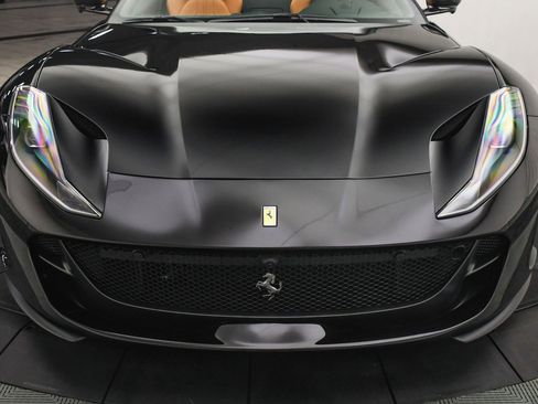 Used 2022 Ferrari 812 GTS image 28