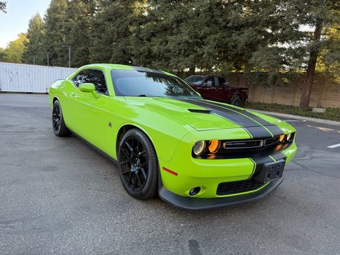 Used 2015 Dodge Challenger R/T Scat Pack w/ Leather Interior Group RWD image 8