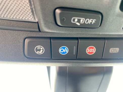 Used 2021 GMC Sierra 2500 AT4 w/ AT4 Premium Plus Package image 17