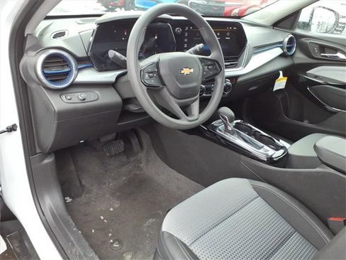 New 2026 Chevrolet Trax LT image 5