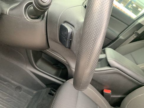 Used 2023 GMC Acadia SLE w/ Driver Convenience Package image 13