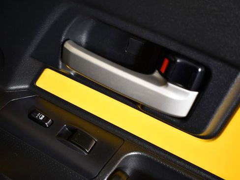 Used 2007 Toyota FJ Cruiser 4WD image 39