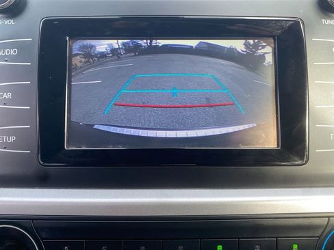 Used 2019 Toyota Highlander LE image 21