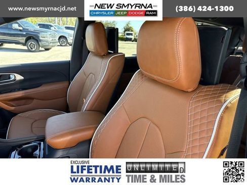 New 2026 Chrysler Pacifica Pinnacle image 24