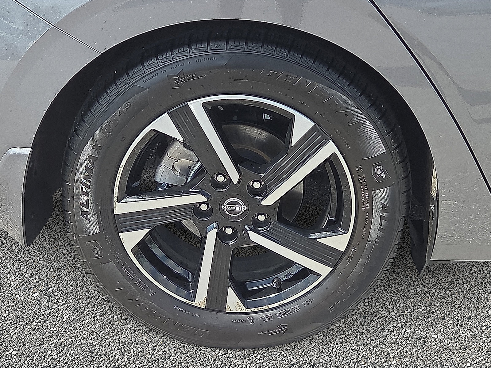 Used 2025 Nissan Sentra SV FWD image 7