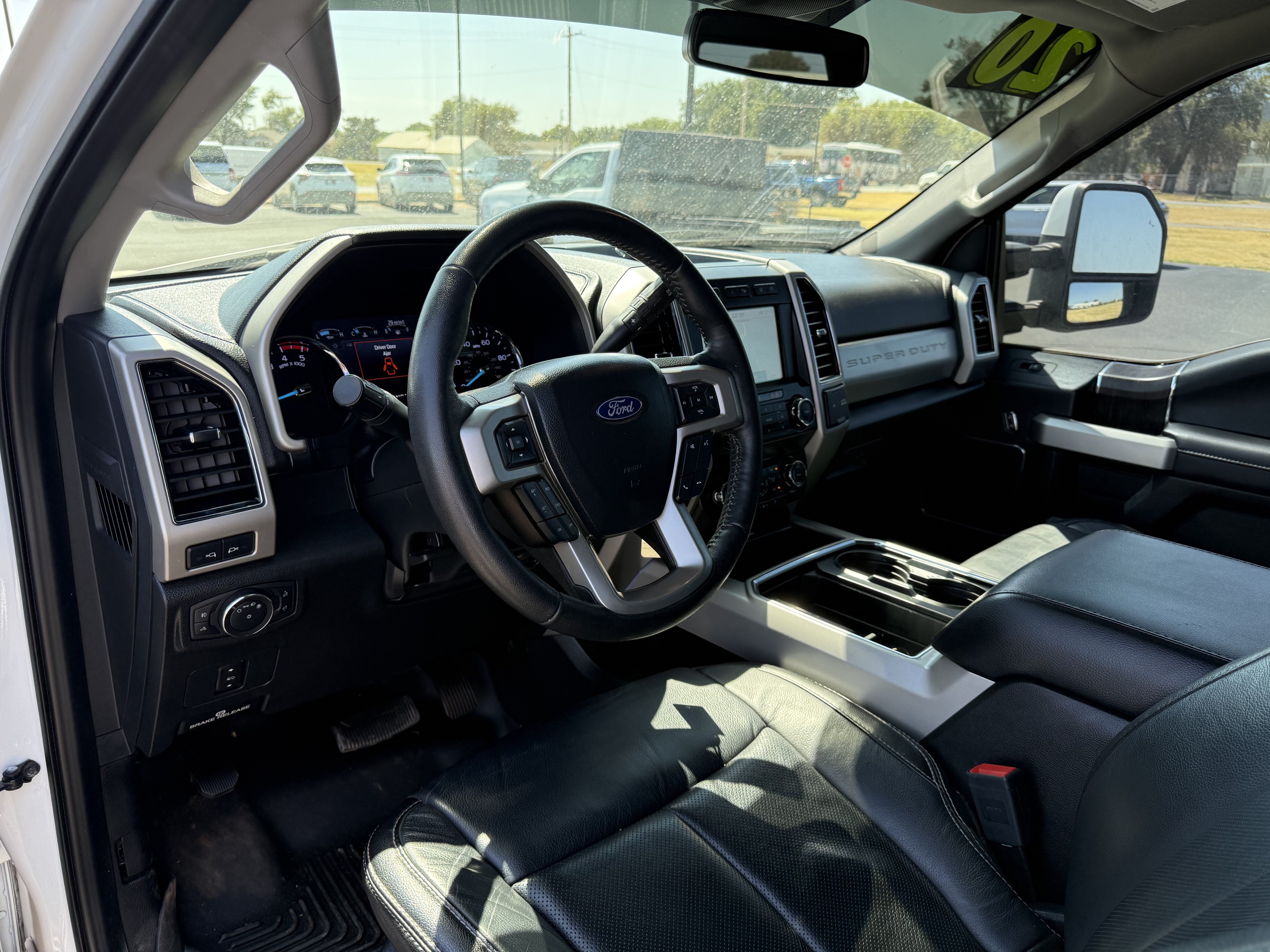 Used 2020 Ford F350 Lariat w/ Lariat Value Package AWD/4WD image 5