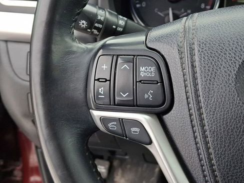 Used 2015 Toyota Highlander XLE image 24