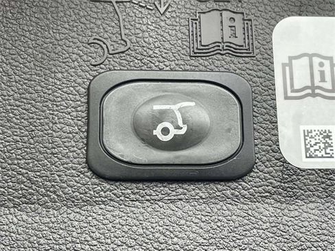 Certified 2019 Ford Escape Titanium image 10