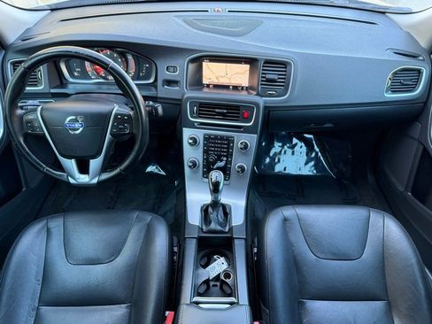 Used 2017 Volvo S60 T5 Inscription image 23