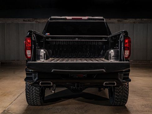 Used 2024 GMC Sierra 1500 Elevation w/ X31 Off-Road Package AWD/4WD image 9
