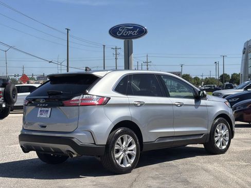 Certified 2024 Ford Edge Titanium AWD/4WD image 5
