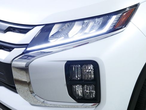 Used 2025 Mitsubishi Outlander Sport ES AWD/4WD image 16