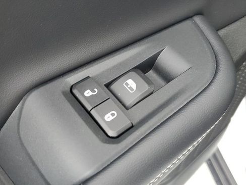 New 2025 Jeep Grand Cherokee L Altitude image 18