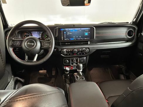 Used 2024 Jeep Wrangler Unlimited Rubicon AWD/4WD image 20