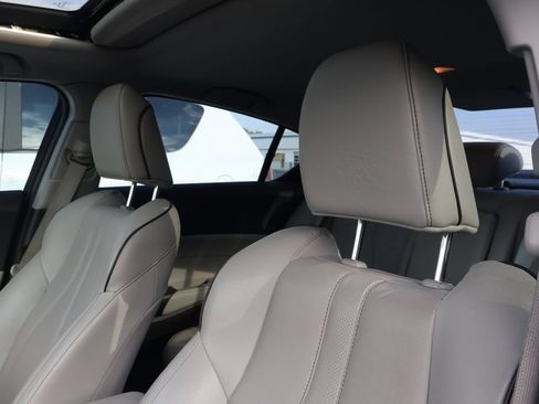 Used 2019 Acura ILX FWD image 9