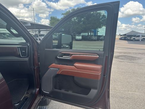 Used 2024 GMC Sierra 3500 Denali Ultimate AWD/4WD image 14