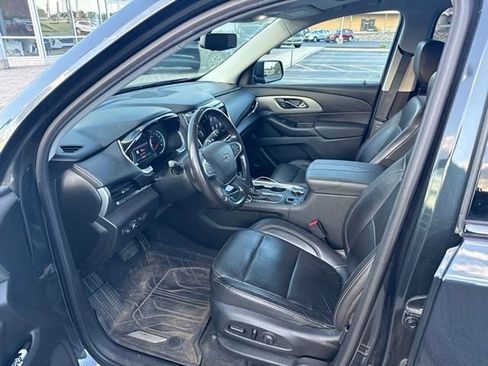 Used 2020 Chevrolet Traverse RS w/ LPO, Floor Liner Package AWD/4WD image 11