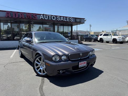 Used 2008 Jaguar XJ8 RWD image 1