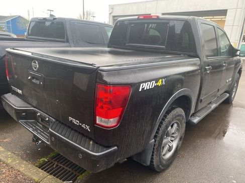 Used 2015 Nissan Titan PRO-4X image 8
