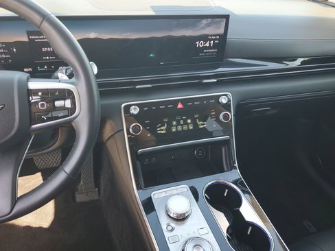 Used 2025 Genesis GV80 2.5T Standard AWD/4WD image 20