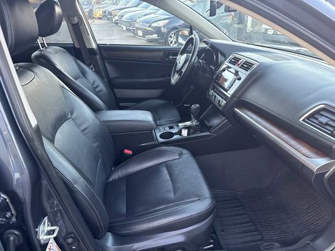Used 2017 Subaru Outback 3.6R Limited image 22