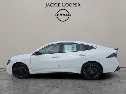 New 2026 Nissan Sentra SR w/ SR Premium Package image 2