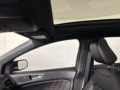 Used 2022 Ford Edge ST-Line image 15