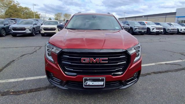 Certified 2023 GMC Terrain SLE w/ Driver Convenience Package AWD/4WD image 3