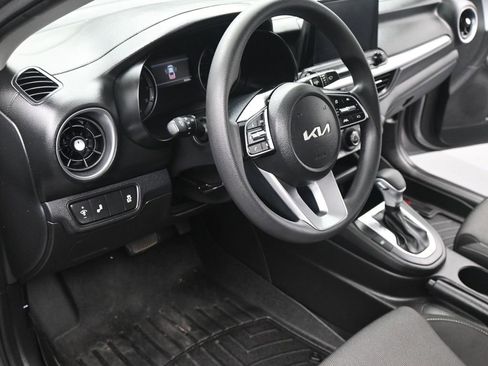 Used 2023 Kia Forte LXS w/ LXS Technology Package image 21