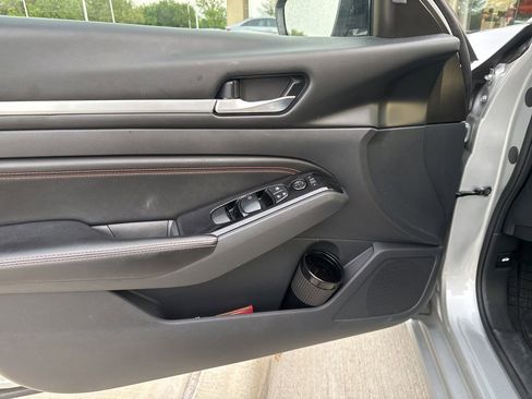 Used 2023 Nissan Altima 2.5 SR image 7