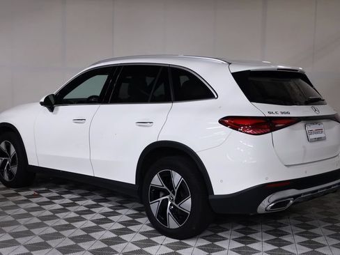 Used 2024 Mercedes-Benz GLC 300 4MATIC image 4