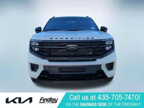 Used 2025 Ford Expedition Max Platinum w/ Stealth Performance Package AWD/4WD image 3