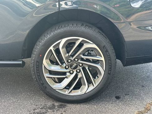 New 2026 Lincoln Navigator Reserve AWD/4WD image 19