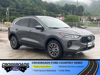 New 2025 Ford Escape SE