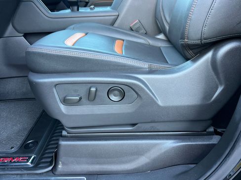 Used 2025 GMC Sierra 1500 AT4 w/ Technology Package image 14