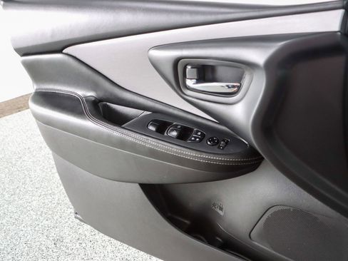 Used 2023 Nissan Murano SV FWD image 21