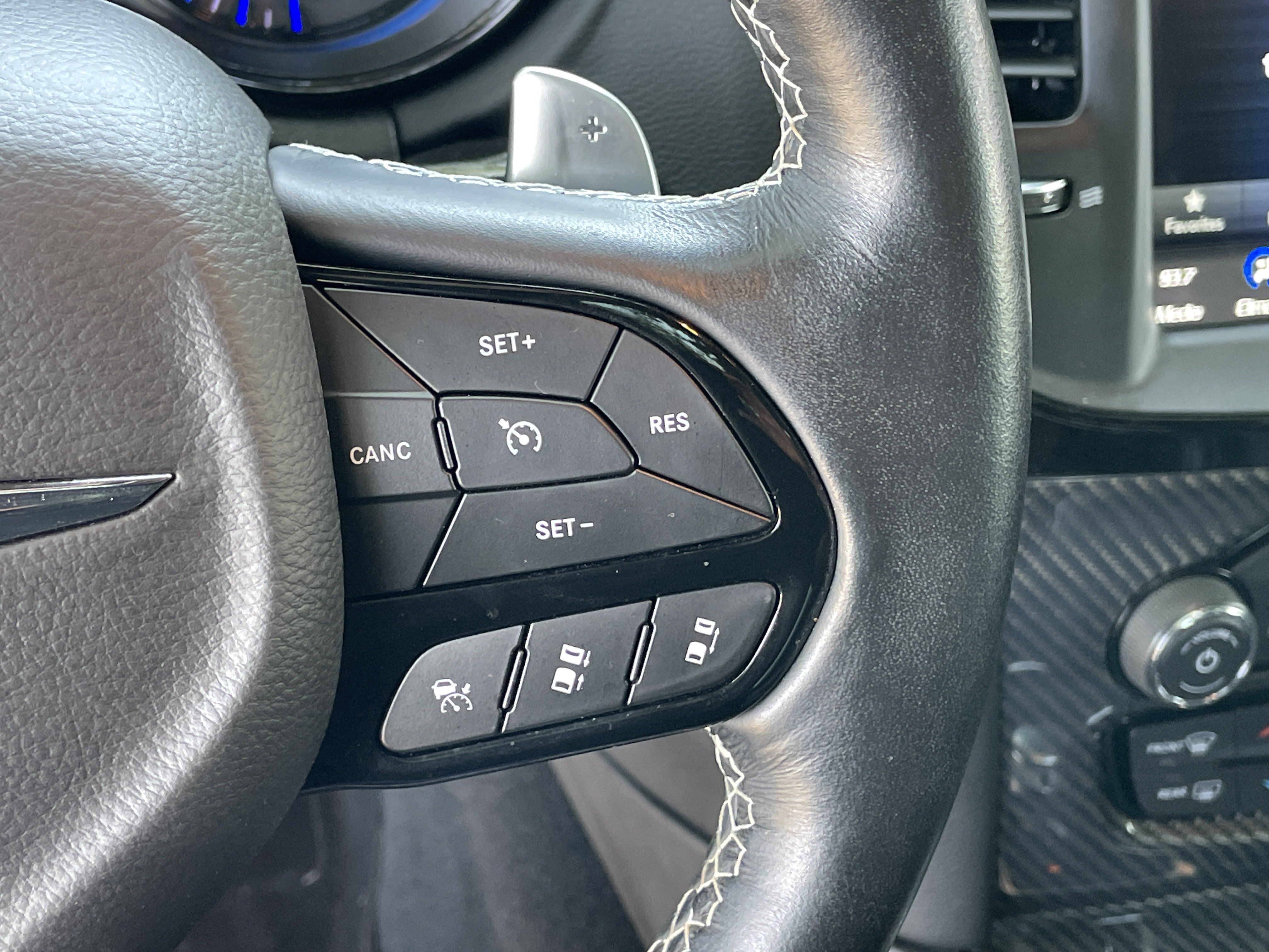 Used 2023 Chrysler 300 C RWD image 19