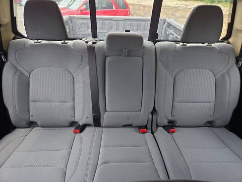 Used 2019 RAM 1500 Big Horn AWD/4WD image 34