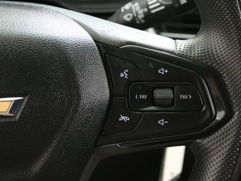 Used 2024 Chevrolet Trax LS w/ LS Convenience Package FWD image 17