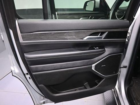 Used 2022 Jeep Wagoneer Series II w/ Premium Group I image 13